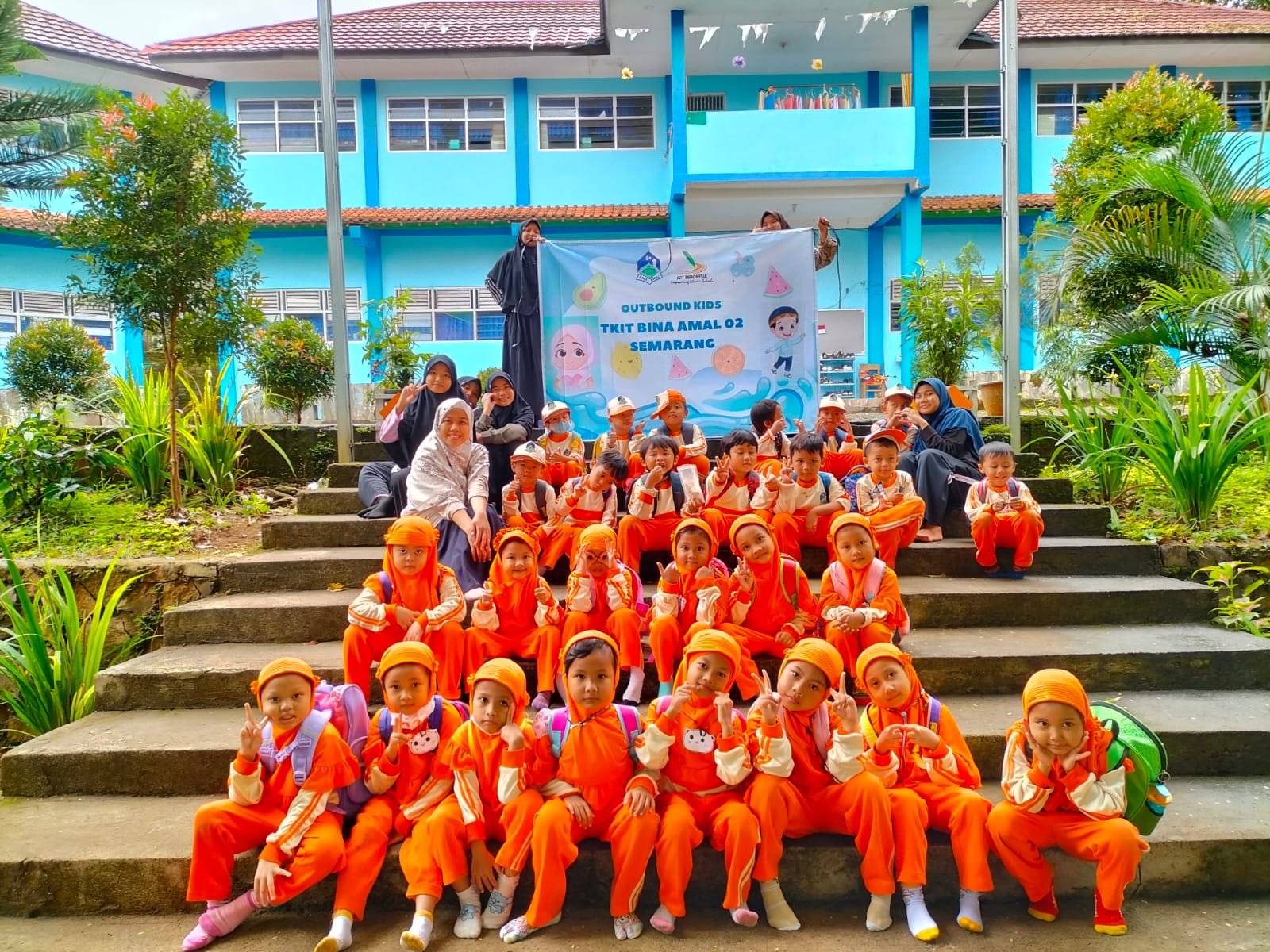 MEMBANGUN RASA PERCAYA DIRI DAN KEMANDIRIAN, RATUSAN ANAK TKIT BINA AMAL O2 SEMARANG LAKUKAN OUTBOUND KIDS.