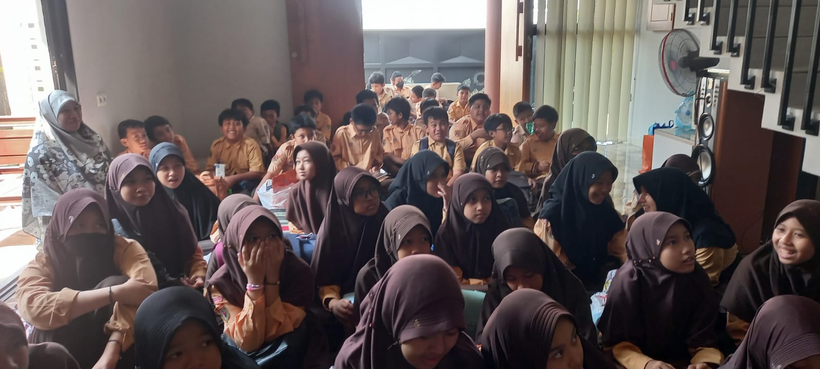 Puncak Tema 2 Kelas VI SD IT Bina Amal 02 Persatuan dalam Perbedaan