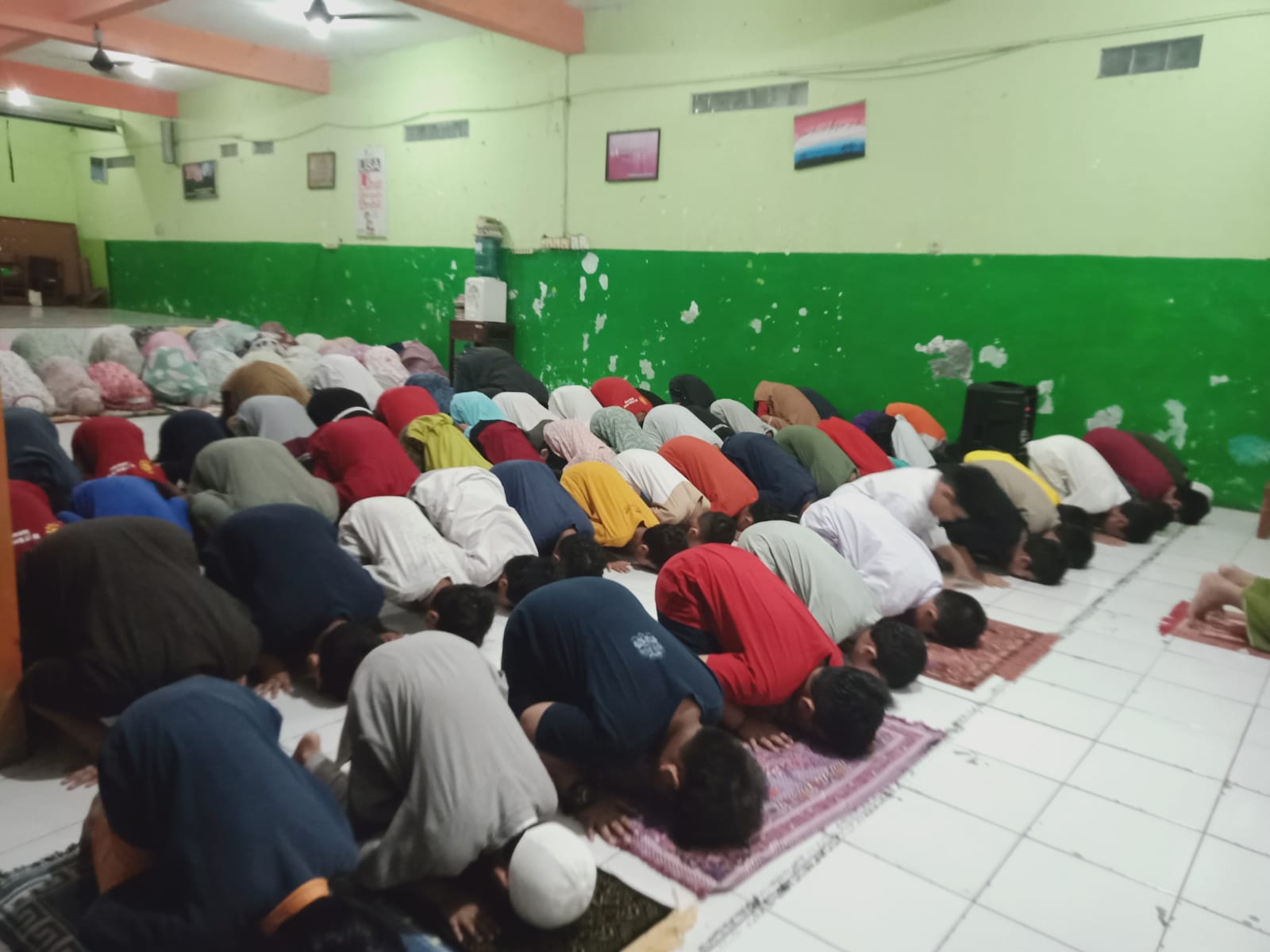 BENTUK PRIBADI BERAKHLAK MULIA, KELAS 4 SD IT BINA AMAL ADAKAN MABIT PERDANA